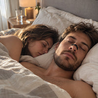 Pareja durmiendo, él con el Dilatador Nasal SHOWN
